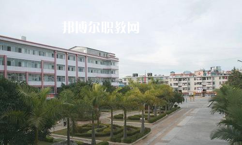思茅衛(wèi)生學(xué)校2021學(xué)費、收費多少