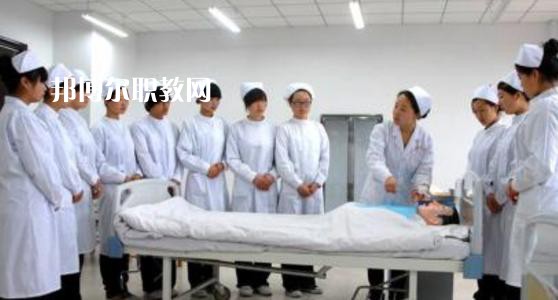 曲靖衛(wèi)生學(xué)校2021年報(bào)名條件、招生要求、招生對(duì)象