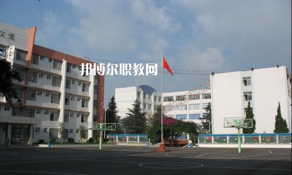 云南貿(mào)易經(jīng)濟學(xué)校2021年報名條件、招生要求、招生對象