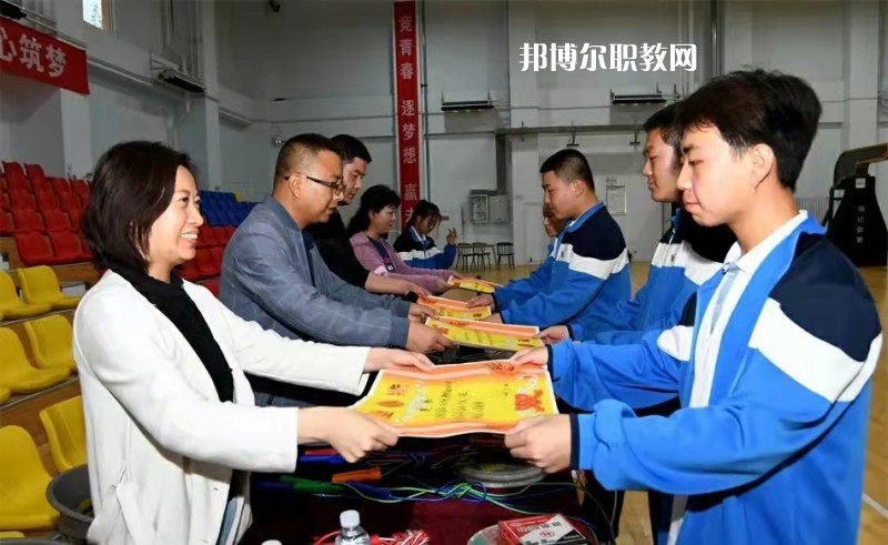 天水麥積區(qū)職業(yè)中等專業(yè)學(xué)校2022年學(xué)費(fèi)、收費(fèi)多少