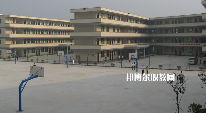 廣東領(lǐng)才技工學校2022年報名條件、招生要求、招生對象