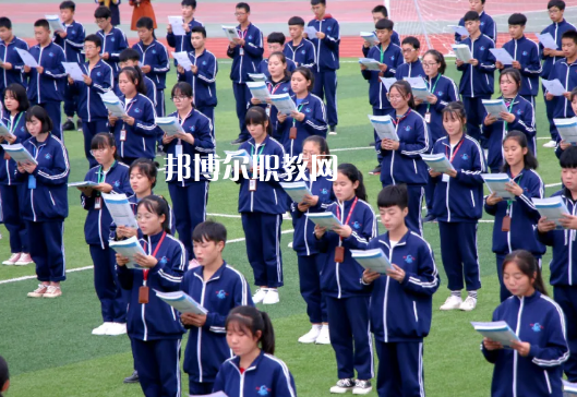 崇信縣職業(yè)教育中心2022年報名條件、招生要求、招生對象 
