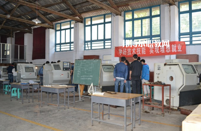 貴州鐵路技術(shù)學(xué)校2022年報(bào)名條件、招生要求、招生對象