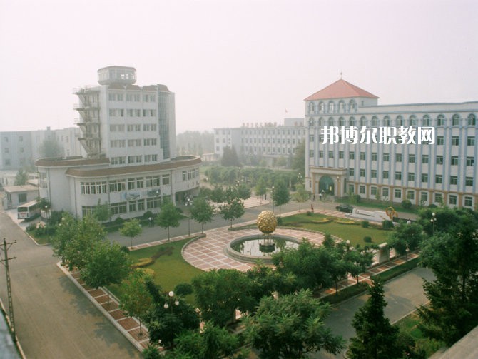 重慶五里店職業(yè)中學(xué)2022年學(xué)費(fèi)、收費(fèi)多少 