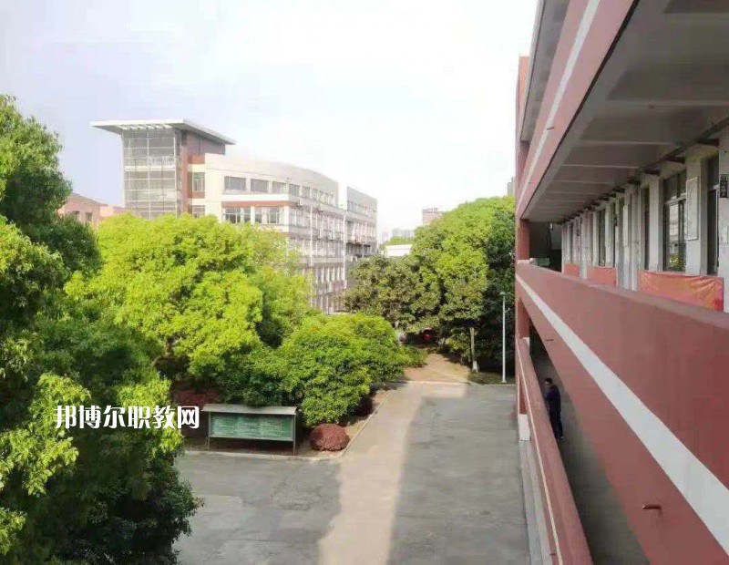 江陰商業(yè)中等專業(yè)學(xué)校2022年報(bào)名條件、招生要求、招生對(duì)象