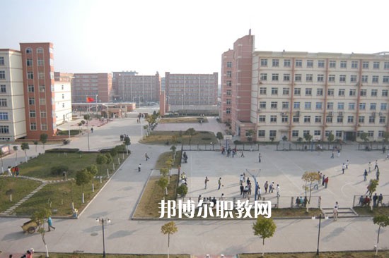 重慶合川教師進修學(xué)校2022年學(xué)費、收費多少 