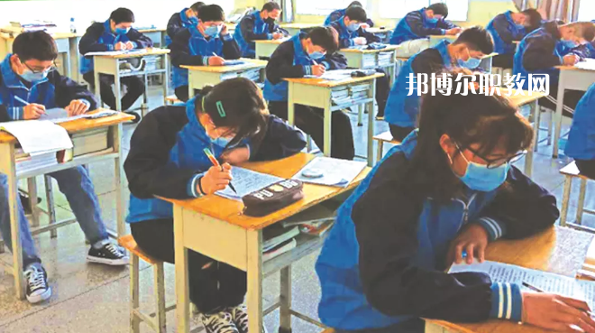 武威勞動(dòng)服務(wù)技工學(xué)校2022年學(xué)費(fèi)、收費(fèi)多少