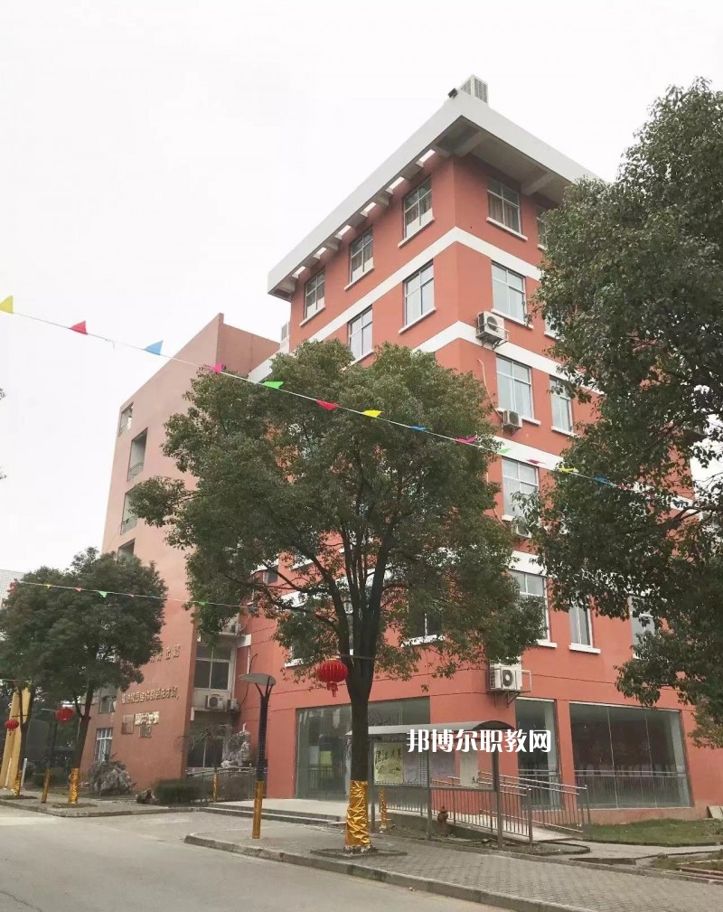 蘇州福納影視藝術(shù)學(xué)校2022年報名條件、招生要求、招生對象