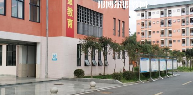 成都廣信數(shù)字技術(shù)職業(yè)學(xué)校2022年學(xué)費(fèi)、收費(fèi)多少