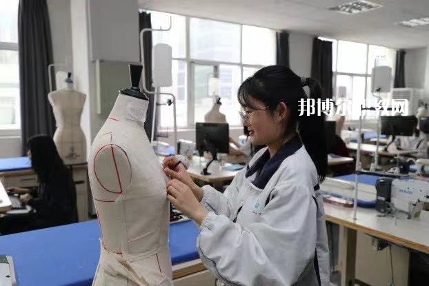 江蘇省蘇州絲綢中等專業(yè)學(xué)校2022年報名條件、招生要求、招生對象