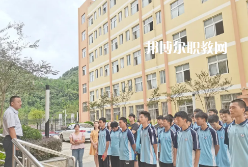 遵義市紅花崗區(qū)經(jīng)濟(jì)職業(yè)技術(shù)學(xué)校2022年學(xué)費(fèi)、收費(fèi)多少