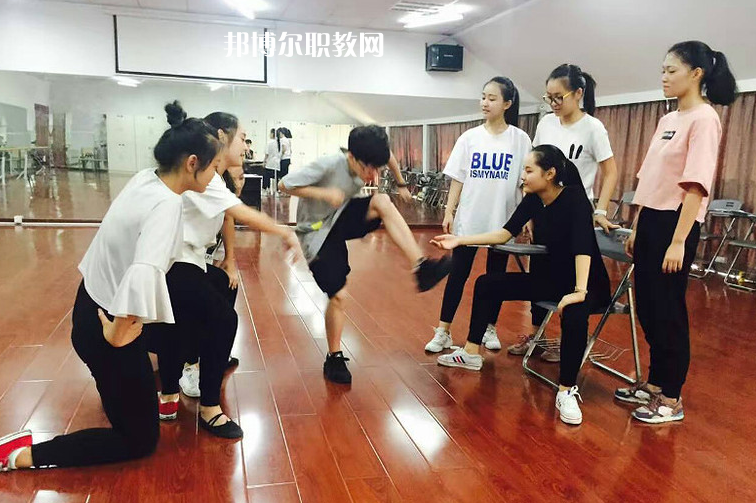 石家莊華韻藝術(shù)中專學(xué)校2022年報名條件、招生要求、招生對象