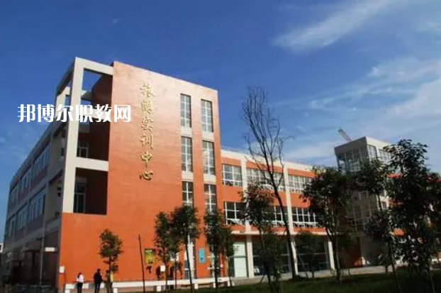 四川德陽黃許職業(yè)中專學校2022年報名條件、招生對象、招生要求