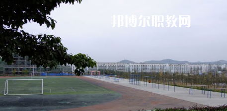 閬中江南高級(jí)職業(yè)中學(xué)怎么樣，好不好