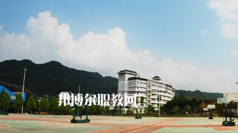 銅仁工業(yè)學(xué)校2022年報(bào)名條件、招生要求、招生對(duì)象