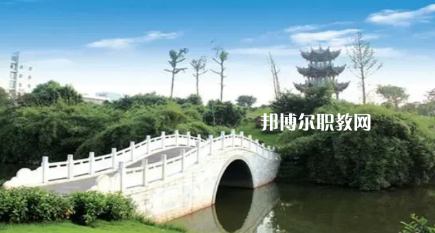 瀘州醫(yī)學(xué)院衛(wèi)生學(xué)校2022年報(bào)名條件、招生要求、招生對(duì)象