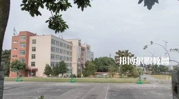 瀘州交通技工學(xué)校2022年報(bào)名條件、招生要求、招生對象