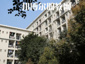 重慶渝北職業(yè)教育中心2022年報名條件、招生要求、招生對象