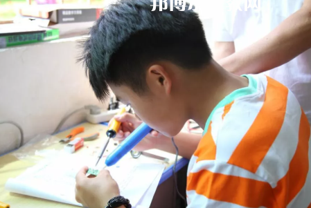 安順機(jī)械工業(yè)學(xué)校2022年報(bào)名條件、招生要求、招生對象
