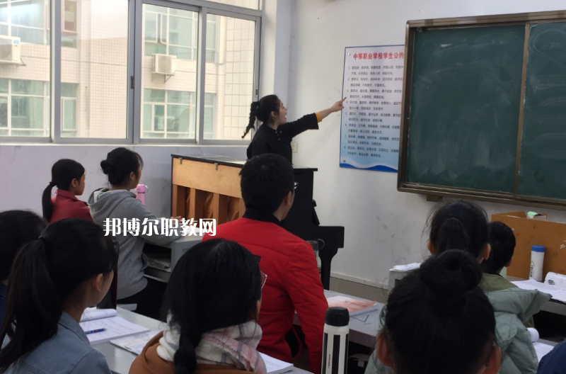 汕頭文化藝術(shù)學(xué)校2022年報名條件、招生要求、招生對象