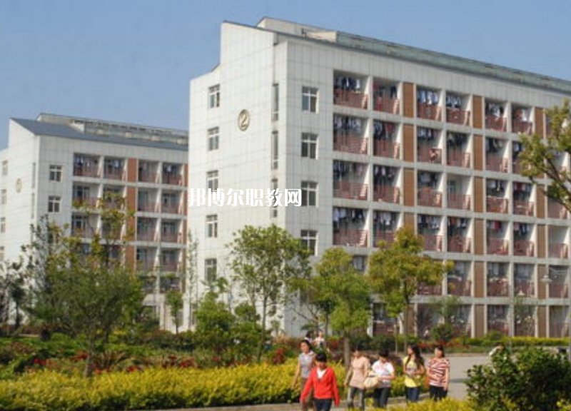 保山市昌寧縣職業(yè)技術(shù)學(xué)校2022年學(xué)費(fèi)、收費(fèi)多少