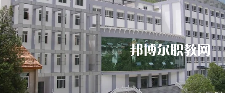四川省甘孜衛(wèi)生學(xué)校2022年報(bào)名條件、招生要求、招生對(duì)象