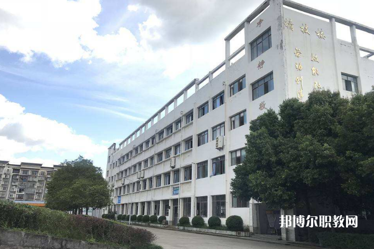 遂寧應(yīng)用高級技工學(xué)校2022年招生要求，報名條件，招生對象