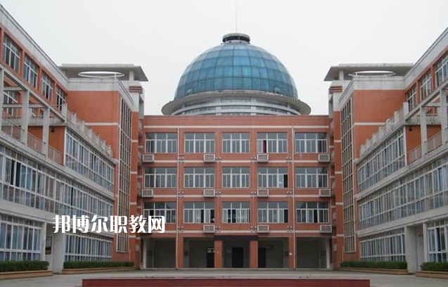 重慶大足職業(yè)教育中心2022年報(bào)名條件、招生要求、招生對象