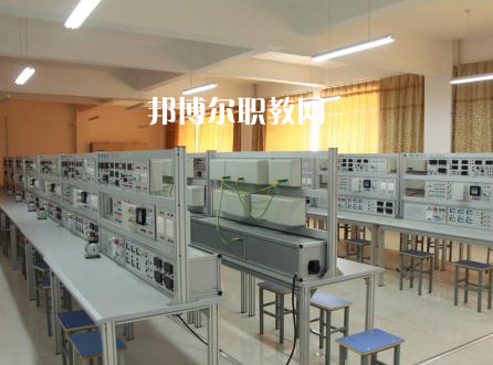 保定工程技術(shù)學(xué)校2022年報(bào)名條件、招生要求、招生對象