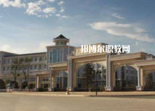 重慶商務(wù)高級技工學(xué)校2022年報名條件、招生要求、招生對象
