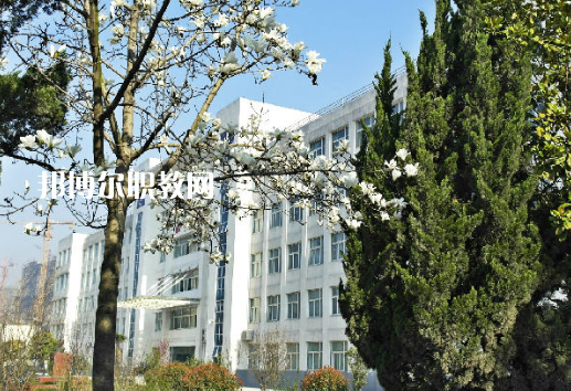 阜陽工業(yè)經(jīng)濟(jì)學(xué)校2022年學(xué)費(fèi)、收費(fèi)多少