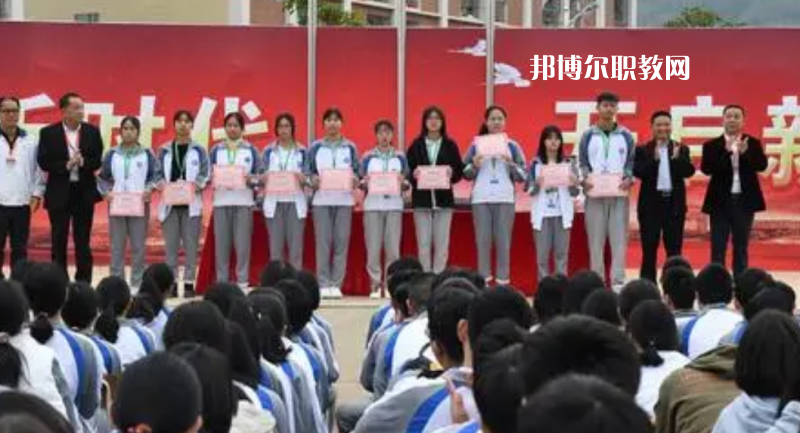 龍門縣職業(yè)技術學校2022年招生辦聯(lián)系電話