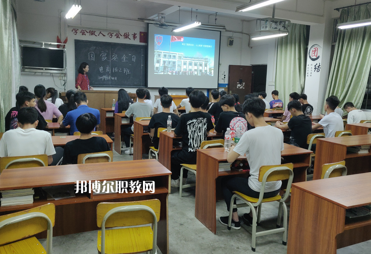 廣西工商學(xué)校2022年報(bào)名條件、招生要求、招生對(duì)象