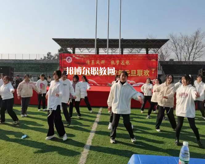 鳳陽科技學(xué)校2022年報(bào)名條件、招生要求、招生對象