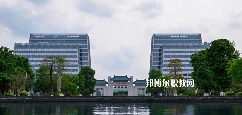 廣東華夏技工學(xué)校2022年報(bào)名條件、招生要求、招生對(duì)象