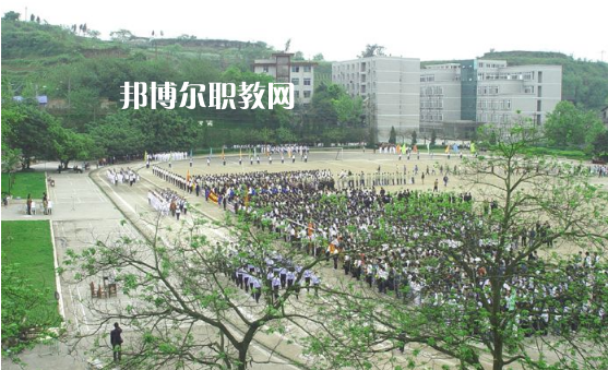 內(nèi)江鐵路機(jī)械學(xué)校2022年報名條件、招生要求、招生對象