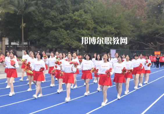 內(nèi)江鐵路機(jī)械學(xué)校怎么樣、好不好