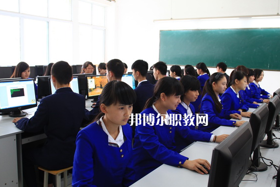 眉山華西航空旅游學(xué)校2022年報(bào)名條件、招生要求、招生對(duì)象