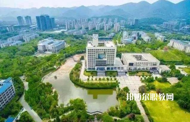 重慶醫(yī)科學(xué)校2022年報(bào)名條件、招生要求、招生對象