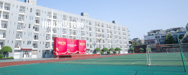 昆明市衛(wèi)生學(xué)校2022年報(bào)名條件、招生要求、招生對象