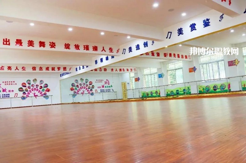 宜賓敘州區(qū)柳嘉職業(yè)技術(shù)學(xué)校2022年報名條件、招生要求、招生對象
