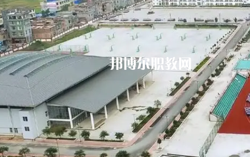 紫云苗族布依族自治民族職業(yè)技術(shù)中學(xué)2022年報名條件、招生要求、招生對象