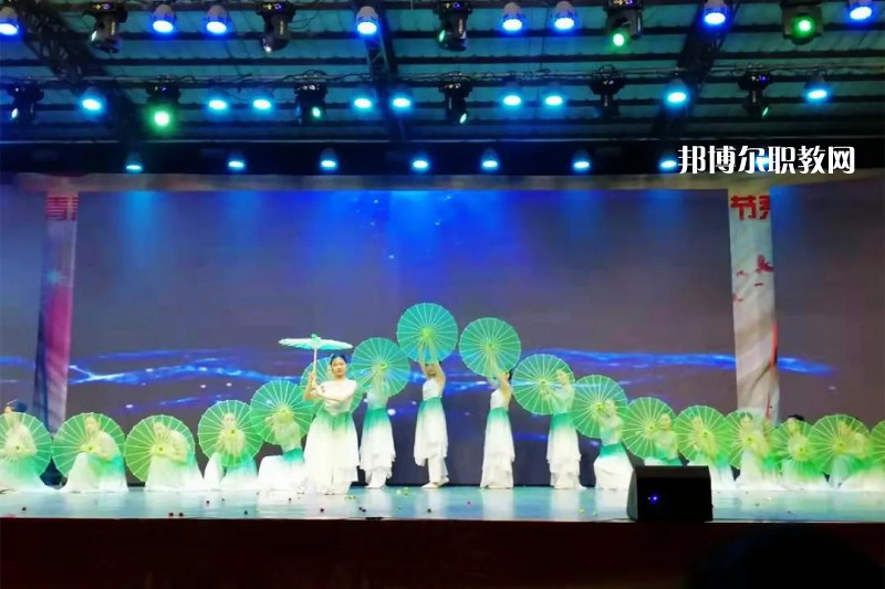 肇慶商務(wù)技工學(xué)校2022年學(xué)費(fèi)、收費(fèi)多少