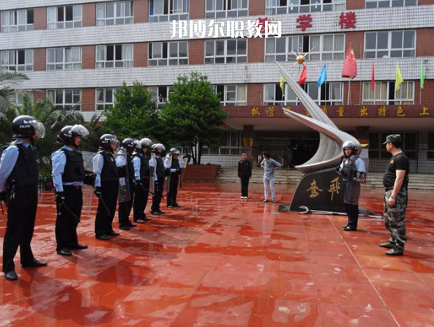 四川省工業(yè)貿(mào)易學(xué)校2022年報名條件、招生要求、招生對象