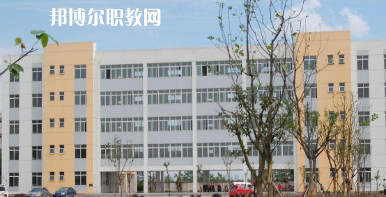 思茅衛(wèi)生學(xué)校2022年報名條件、招生要求、招生對象