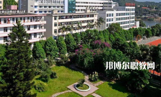 廣安第一職業(yè)技術(shù)學(xué)校2022年報(bào)名條件、招生要求、招生對象