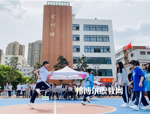 四川省工業(yè)貿(mào)易學(xué)校怎么樣、好不好