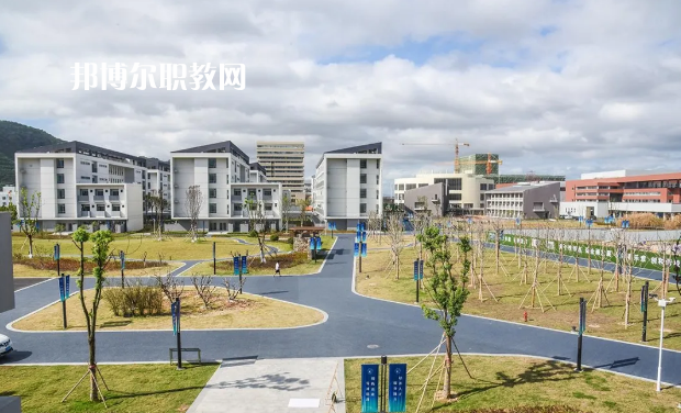 玉溪工業(yè)財貿學校2022年報名條件、招生要求、招生對象