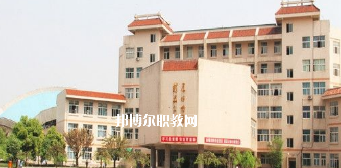 成都中醫(yī)藥大學(xué)附屬學(xué)校龍泉校區(qū)2022年報(bào)名條件、招生要求、招生對(duì)象