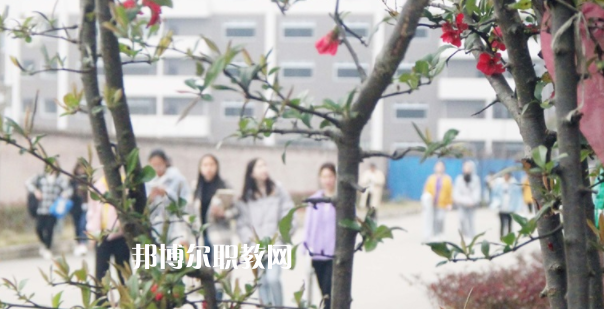 南充工貿(mào)科技職業(yè)學校2022年報名條件、招生要求、招生對象